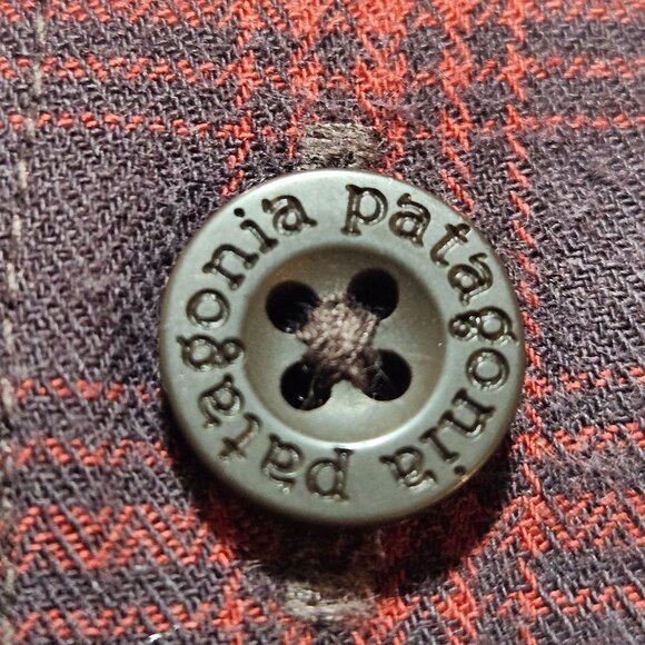 Vintage Patagonia Men's Red Plaid Organic Cotton Button-Up Long-Sleeve Shirt XL - Picture 5 of 16